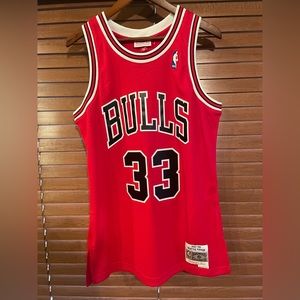 Scottie Pippen jersey